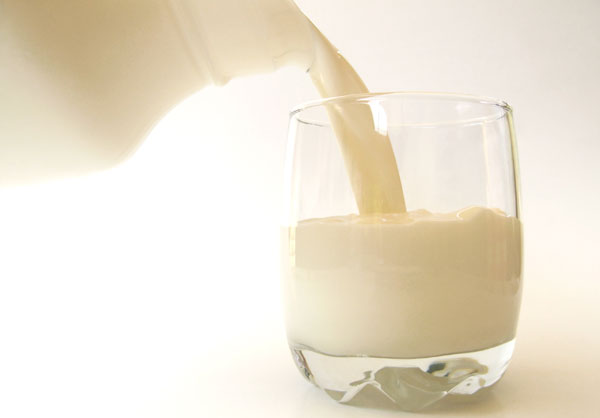 Sữa cung cấp dinh dưỡng cho bệnh nhân thoái hóa đốt sống cổ